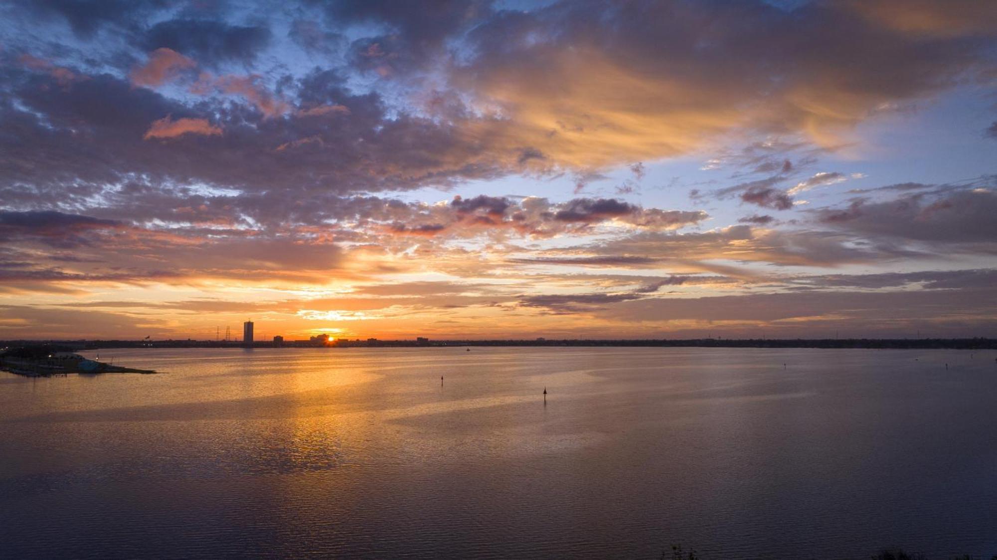 Horseshoe Lake Charles Westlake Buitenkant foto